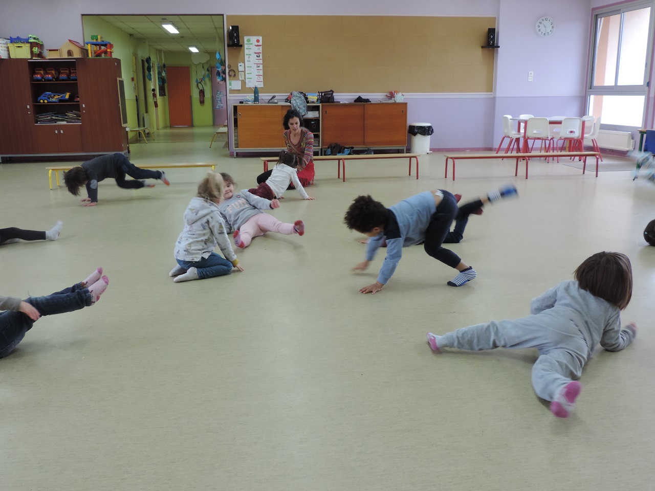 Tous les enfants ont participé à 2 séances de danse avec Ana Popovic de la Compagnie Aléa Citta. - Agrandir l'image (fenêtre modale)